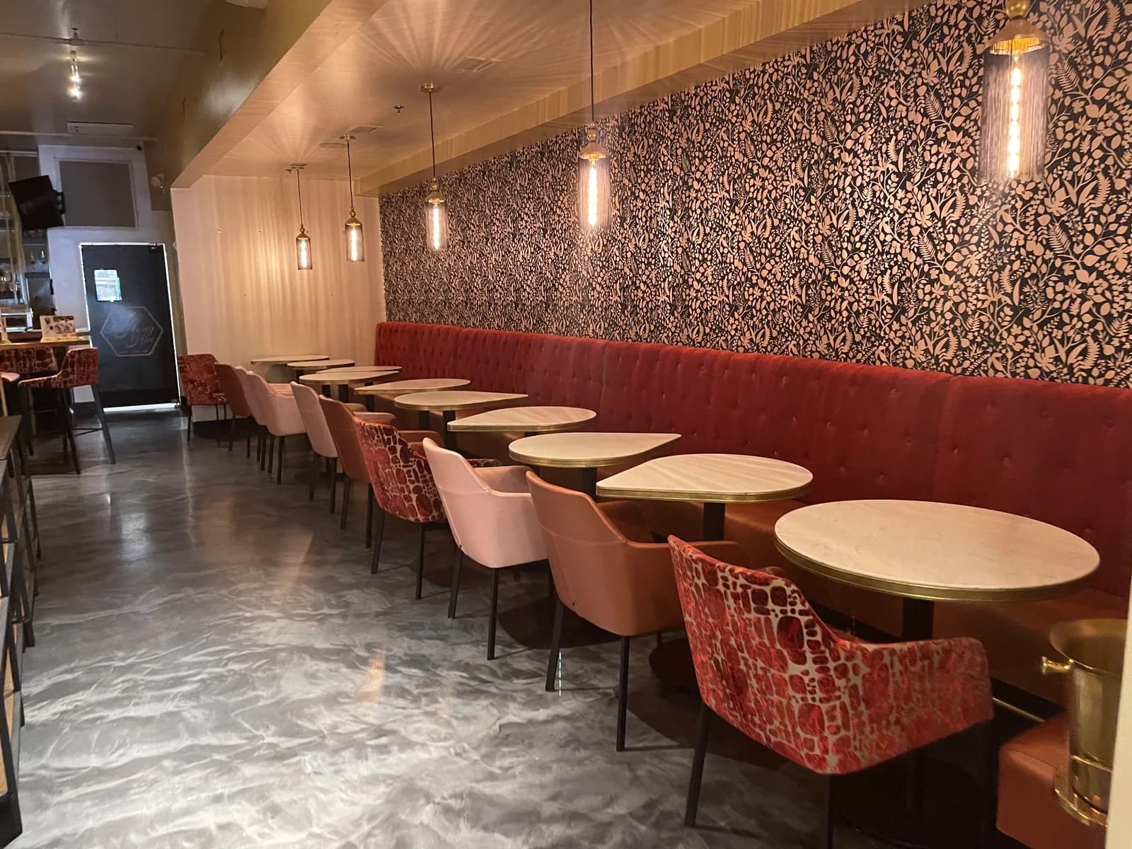 Second-Generation Restaurant for Sale — King Street, Charleston — photo 3